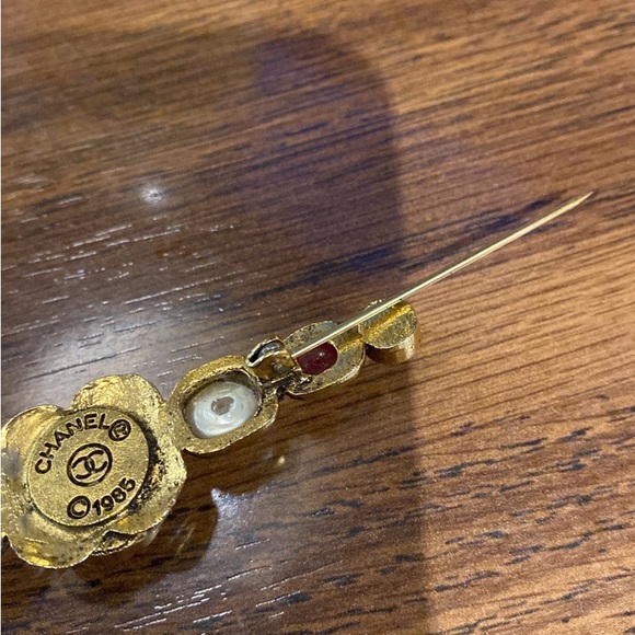 Chanel Gripoix 1985 Bar Brooch w/ Bonus free Chanel wallet 300.00 listed - Picture 6 of 9